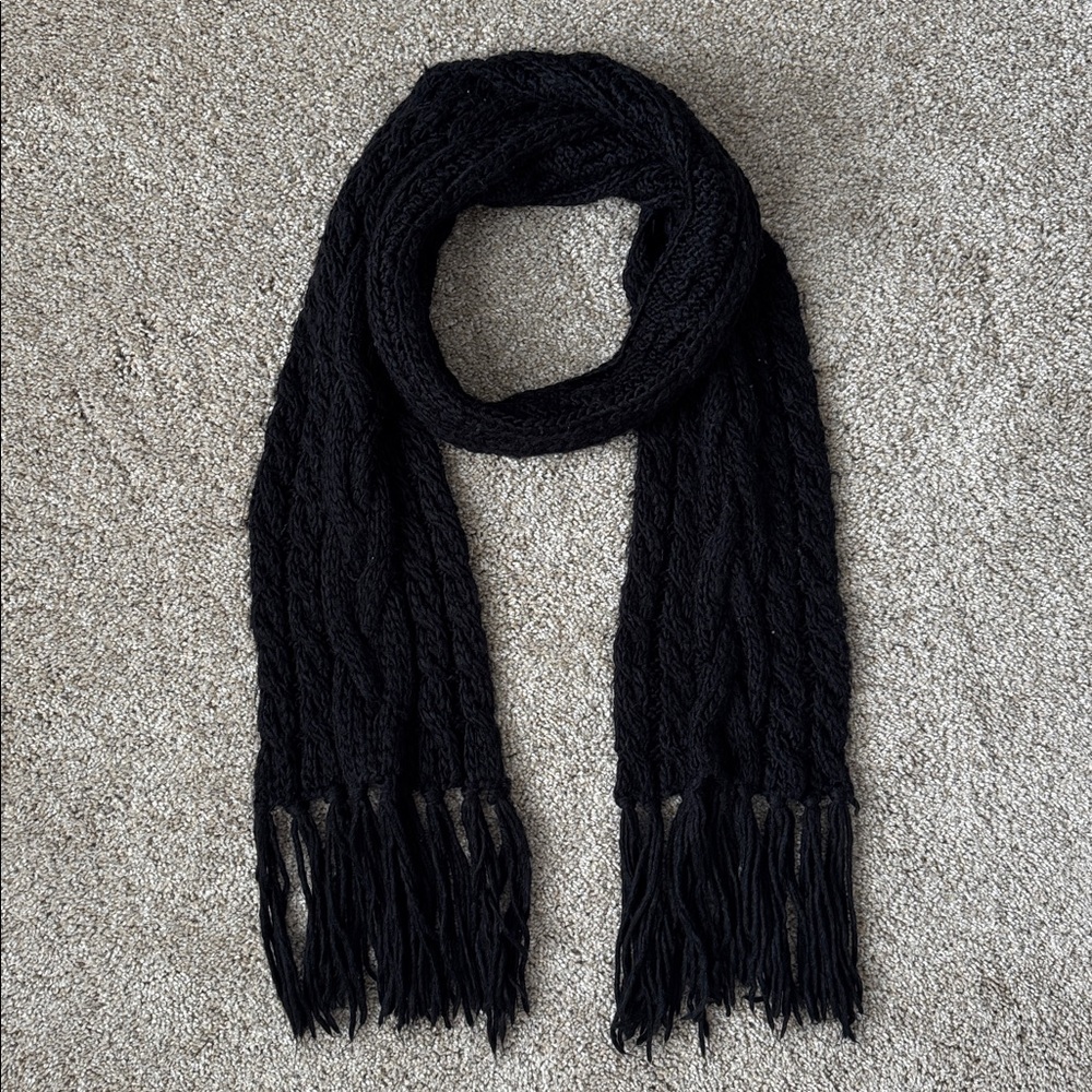Old Navy Chunky Cable Knit Scarf